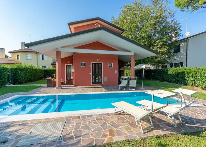 Villa In Albarella With Private Pool & Beach